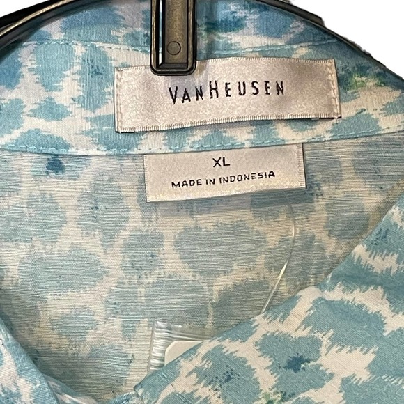 VanHeusen Women's Long Sleeve Cuffed Button Up Shirt Blue Leopard Print XL NWT - Picture 6 of 8
